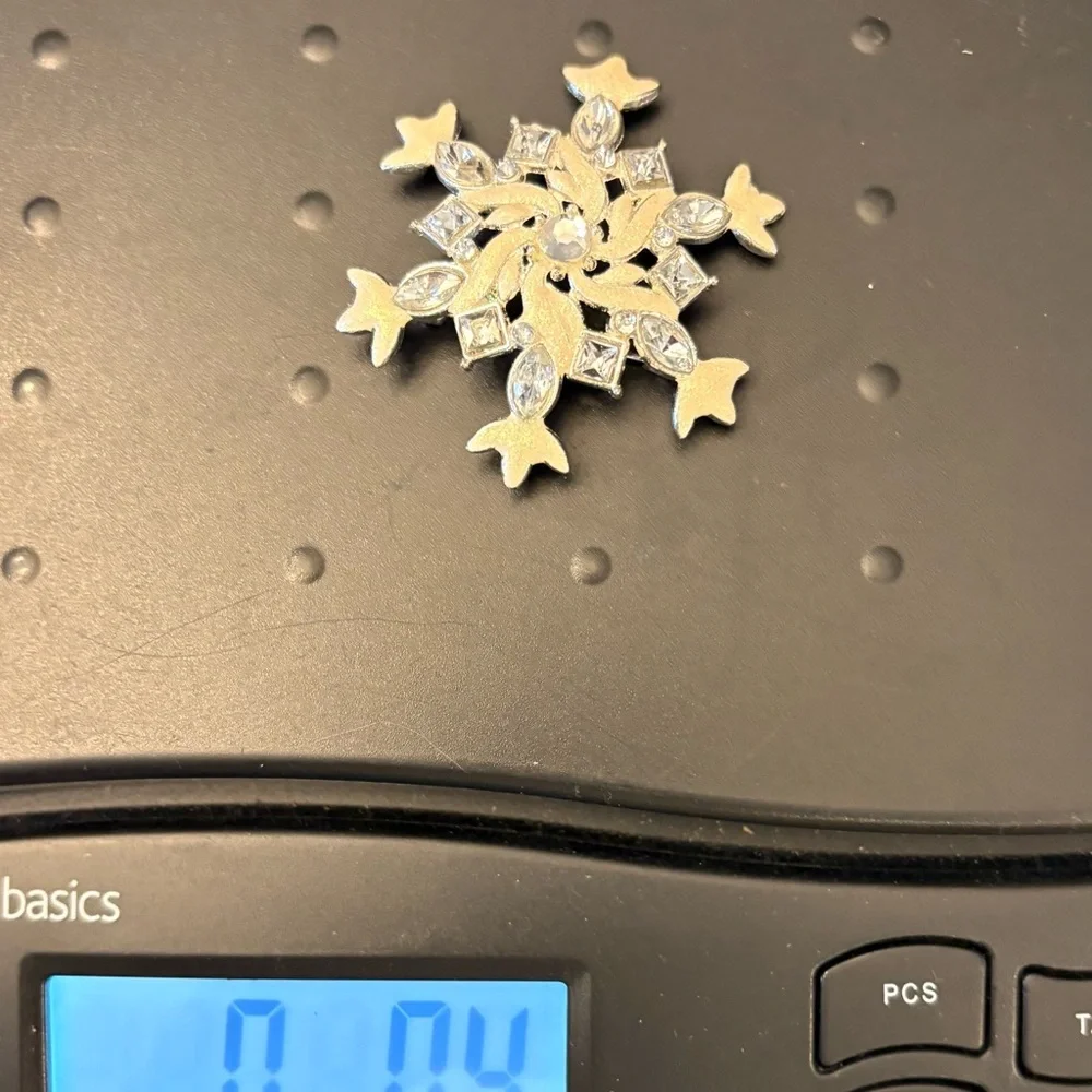 Sparkling Resin Snowflake Brooch Pin‎ Clear Rhinestones Estate Wedding Christmas